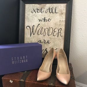 Stuart Weizmann taupe patent leather heels